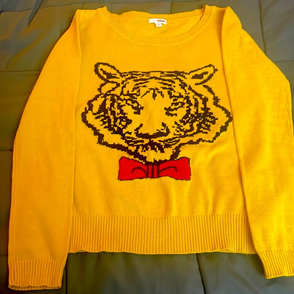 BONGO mustard yellow tiger with bow tie sweater size SMALL excellent condition